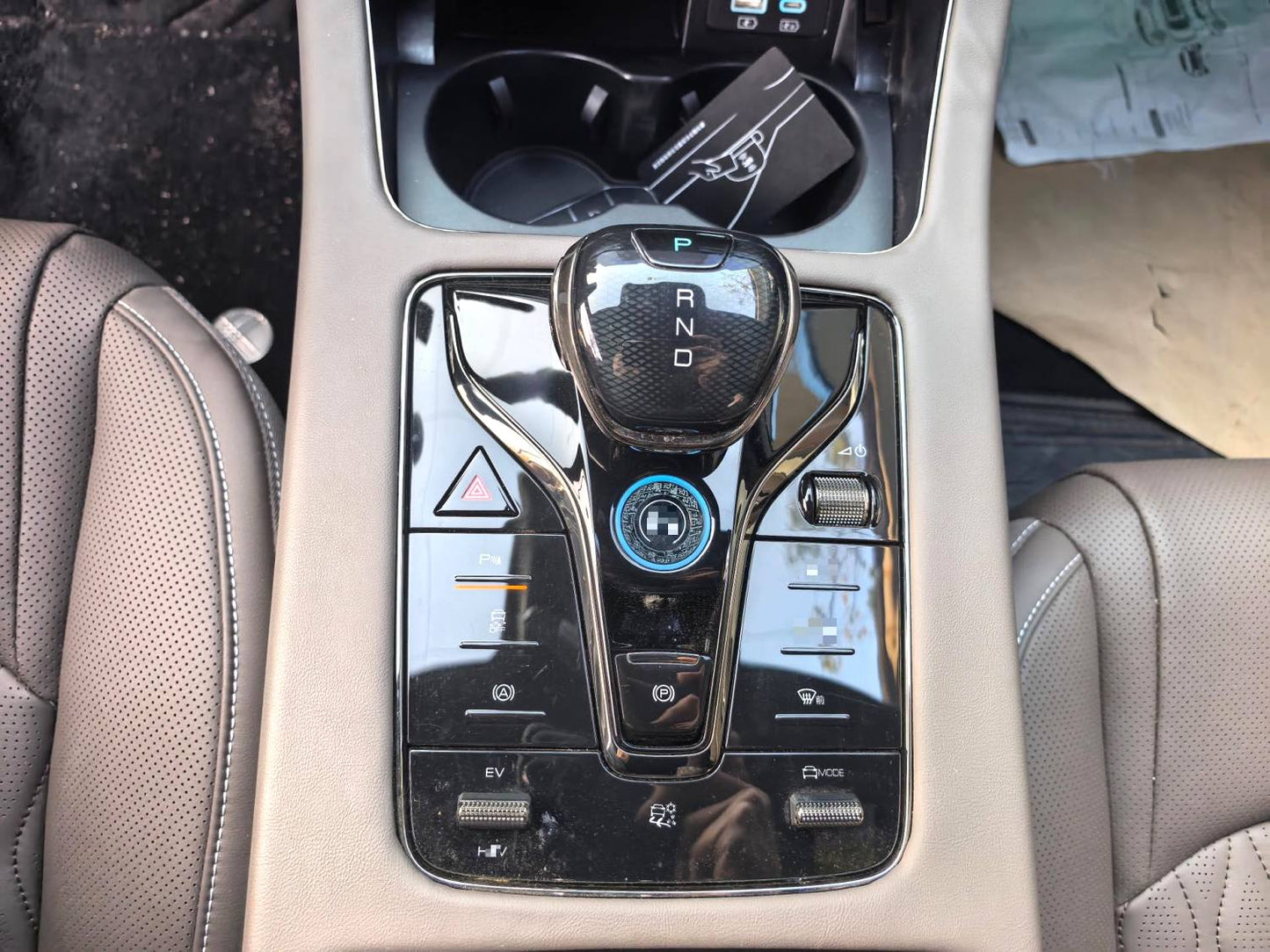 比亚迪2025款汉DM-i1.5T无级125KM尊贵型自动挡