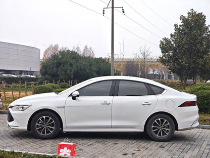 比亚迪2024款秦PLUSDM-i1.5无级荣耀版55KM领先型自动挡