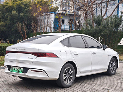 比亚迪2024款秦PLUSDM-i1.5无级荣耀版55KM领先型自动挡