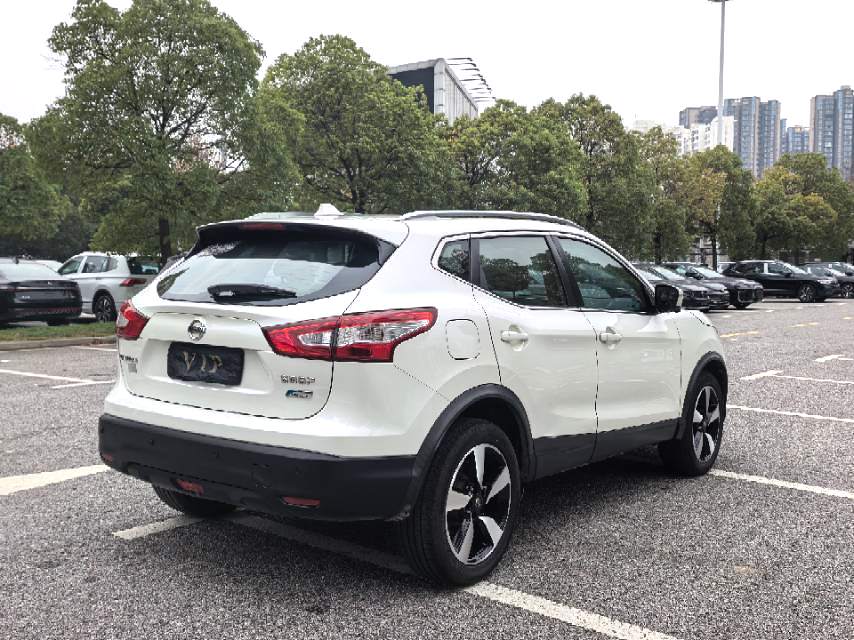 日产2016款逍客2.0无级XVPrem豪华版自动挡