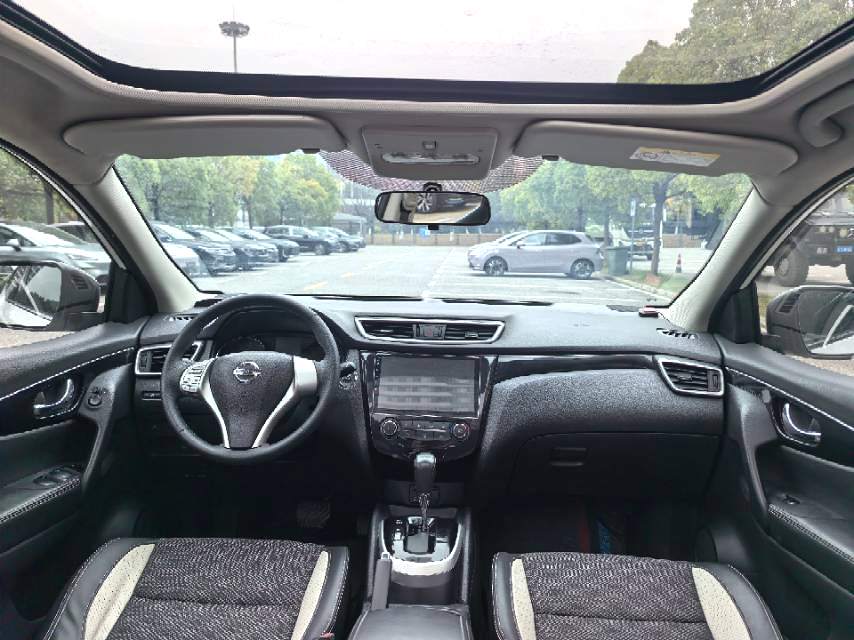 日产2016款逍客2.0无级XVPrem豪华版自动挡