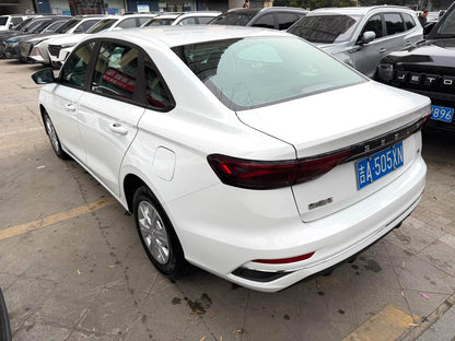 吉利2025款帝豪-三厢1.5龙腾版手动挡