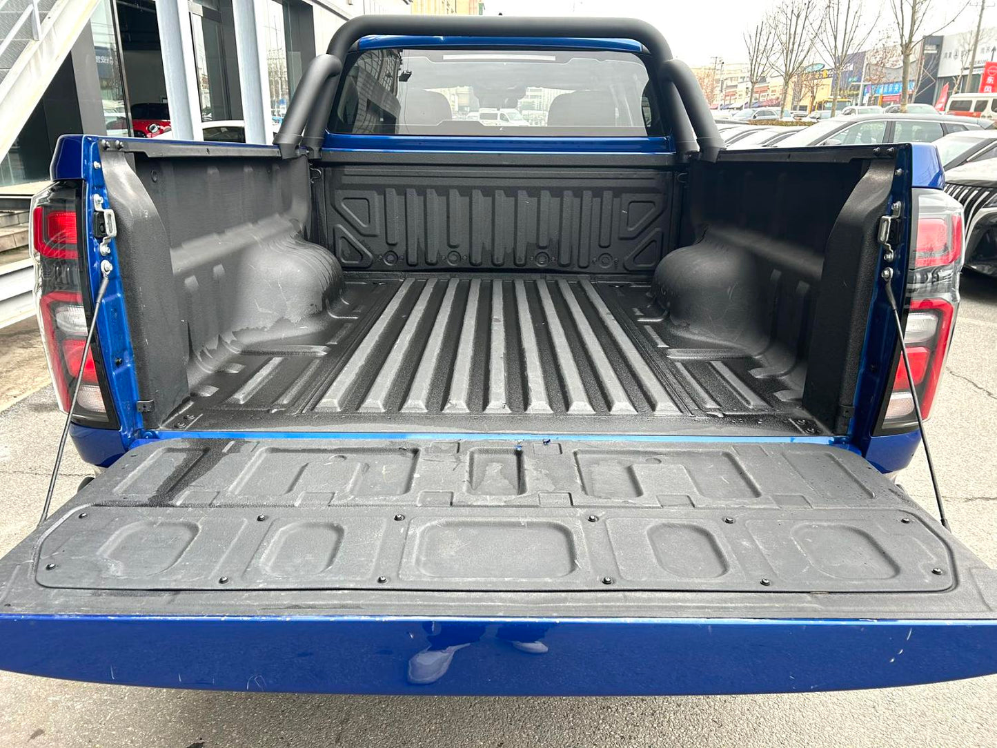 长城2024款炮2.4T商用版柴油四驱精英型自动挡