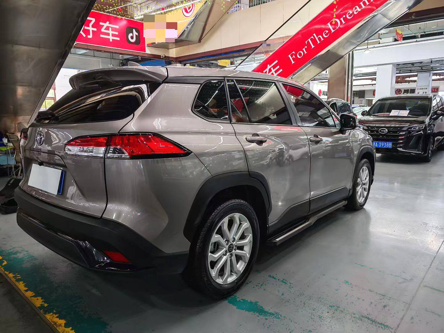 丰田 2022款 锋兰达 2.0 无级 领先版 自动挡